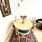 Apartment Luxurious Beautiful Boutique Apartment,