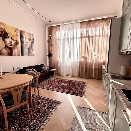 Apartment Luxurious Beautiful Boutique Apartment, *